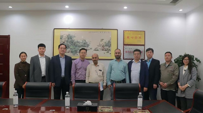 印度客戶來我公司參觀考察。